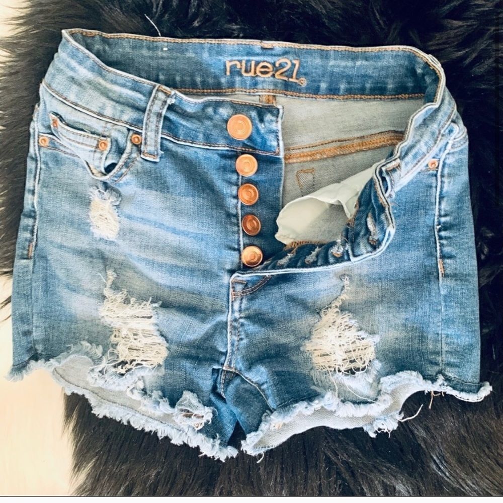 Rue21 High-Rise Denim Shortie Shorts. Size 0